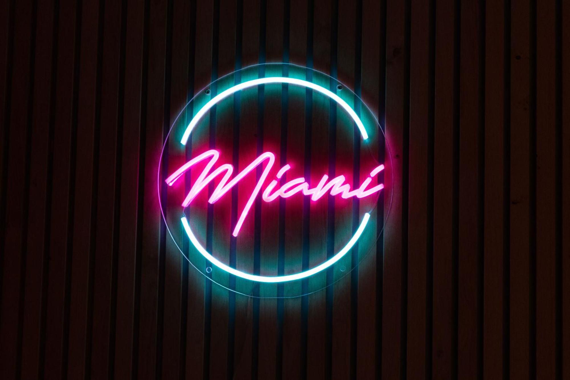 Cabana & Miami 70'S - Proche Parking Et Epicerie Mâcon Exteriör bild
